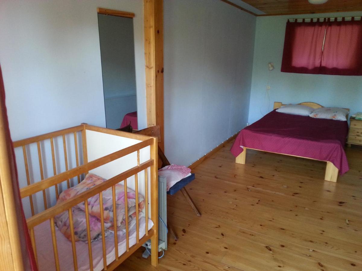 Kuus Tuba Hostel Leisi Екстериор снимка